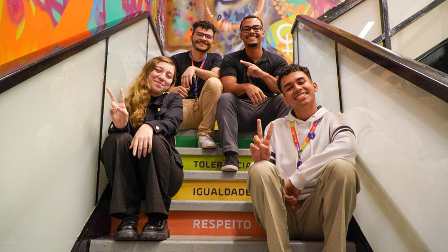 Dia do Estagiário tem comemoração prejudicada por paralisação do projeto que amplia prazo de contratos