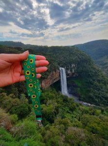 Cordão do Girassol é distribuído no Parque do Caracol